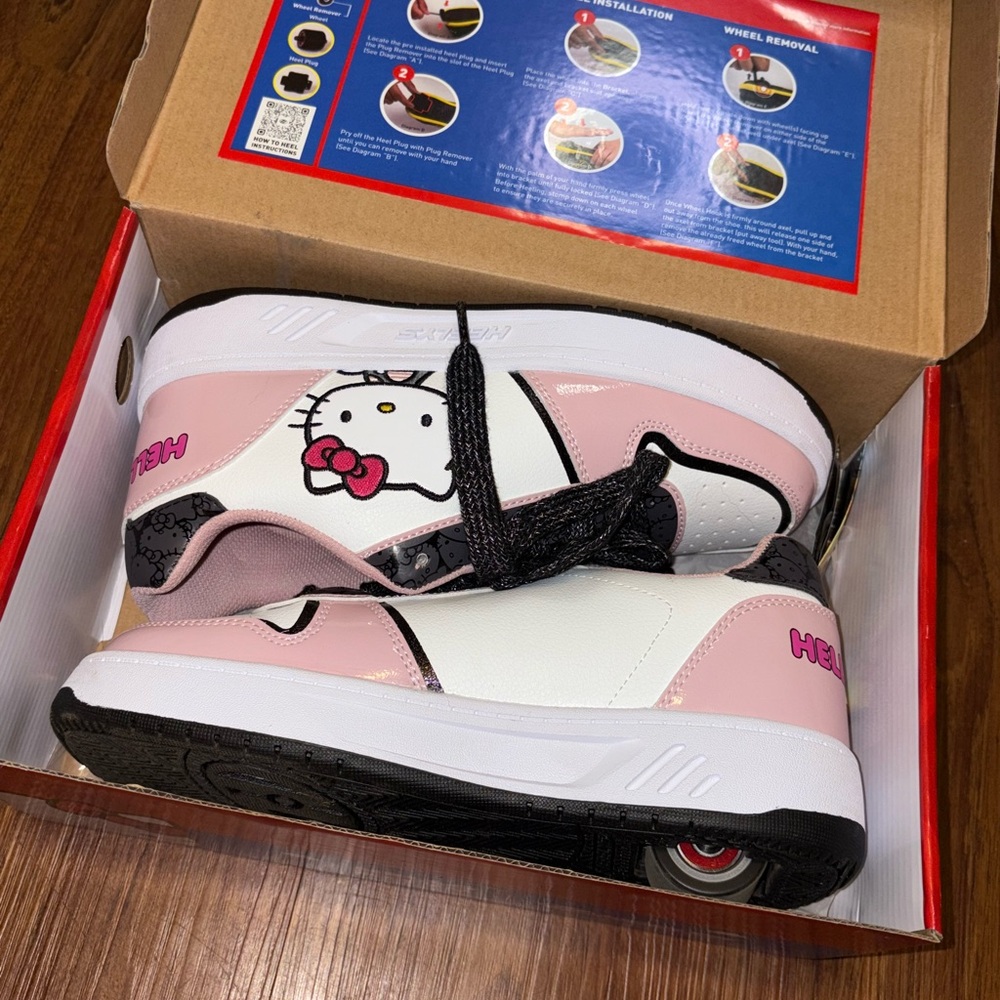 Hello kitty Heely’s - Picture 5 of 7